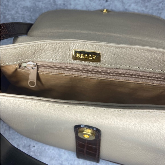 Vintage Bally Leather Cream Croc Gold Hardware Crossbody Bag - Picture 7 of 12